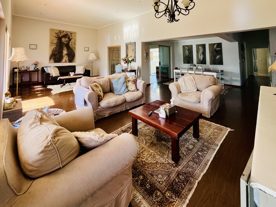 3 Bedroom Property for Sale in Sandbaai Western Cape